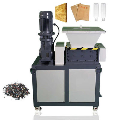 1000 kg/h Máquina de trituração de reciclagem de frascos de plástico de eixo duplo Trituradora móvel de sucata