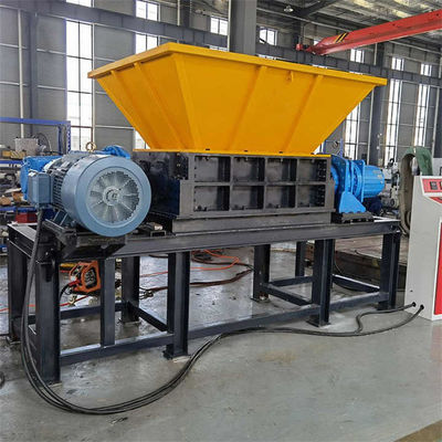 Máquina de trituração de espuma de tecidos de pequena dimensão de duplo eixo Máquina granulante de pneus de resíduos