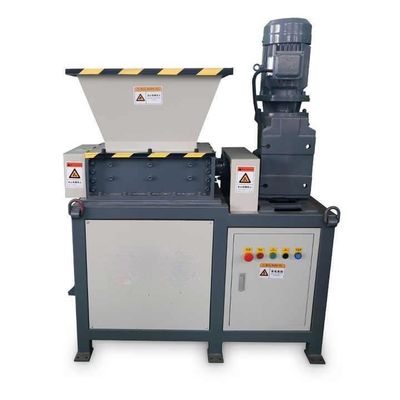 60-80rpm Triagem de pneus de caminhão de resíduos Máquina de trituração de borracha de dois eixos