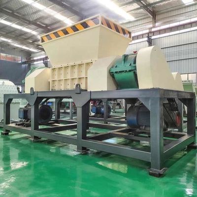 Triturador de madeira de carga pesada Twin Shaft 7.5kW para raiz de árvore / folha de árvore
