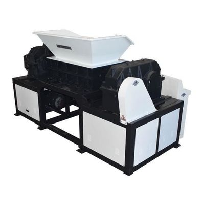 Triturador de raízes de árvores grandes Equipamento de reciclagem de madeira Triturador de troncos de eixo duplo