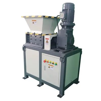 Máquina compacta de trituração de placas de PCB de eixo duplo para resíduos de aço