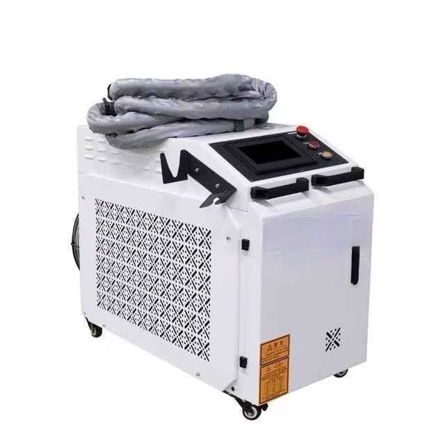 Máquina de limpeza por laser de fibra portátil 2000W para revestimento de tinta de ferrugem para remoção de pó de óleo de tinta